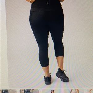 ZYIA Black Pocket Brilliant Capri